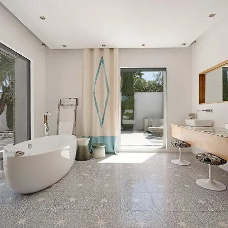 Apartment Luxury With Swimming Pool *